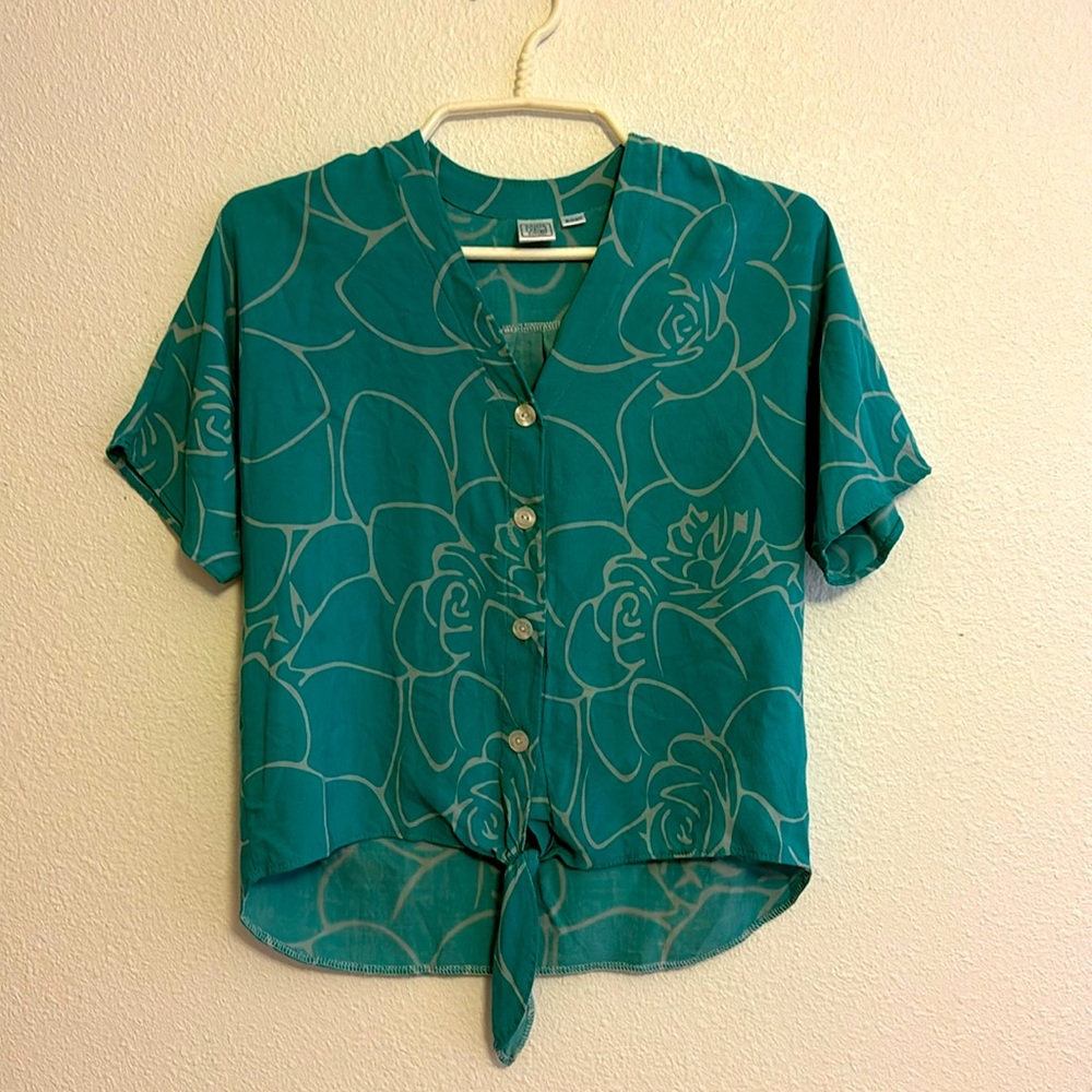 Kamea Designs shirt. Hawaiian local print. Turquoise Blue, Size Small.